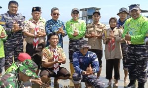 Penanaman terumbu karang dalam rangka Peringatan Hari Lingkungan Hidup sedunia oleh Pemerintah Kabupaten (Pemkab) Kutai Timur (Kutim)