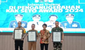 Bupati Kutai Timur (Kutim), Kapolres, Kanit PPA, Kasat Reskrim, dan Dandim mendapat penganugerahan Kak Seto Award oleh Ketua Umum Lembaga Perlindungan Anak Indonesia (LPAI) Seto Mulyadi