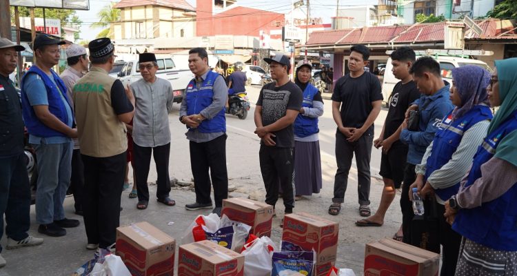 Sejumlah bantuan langsung diterima warga yang belum lama ini tertimpa kebakaran di Kabupaten Kutai Timur (Kutim).