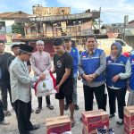 Bupati Ardiansyah Sulaiman berikan bantuan bagi korban kebakaran di Kutim