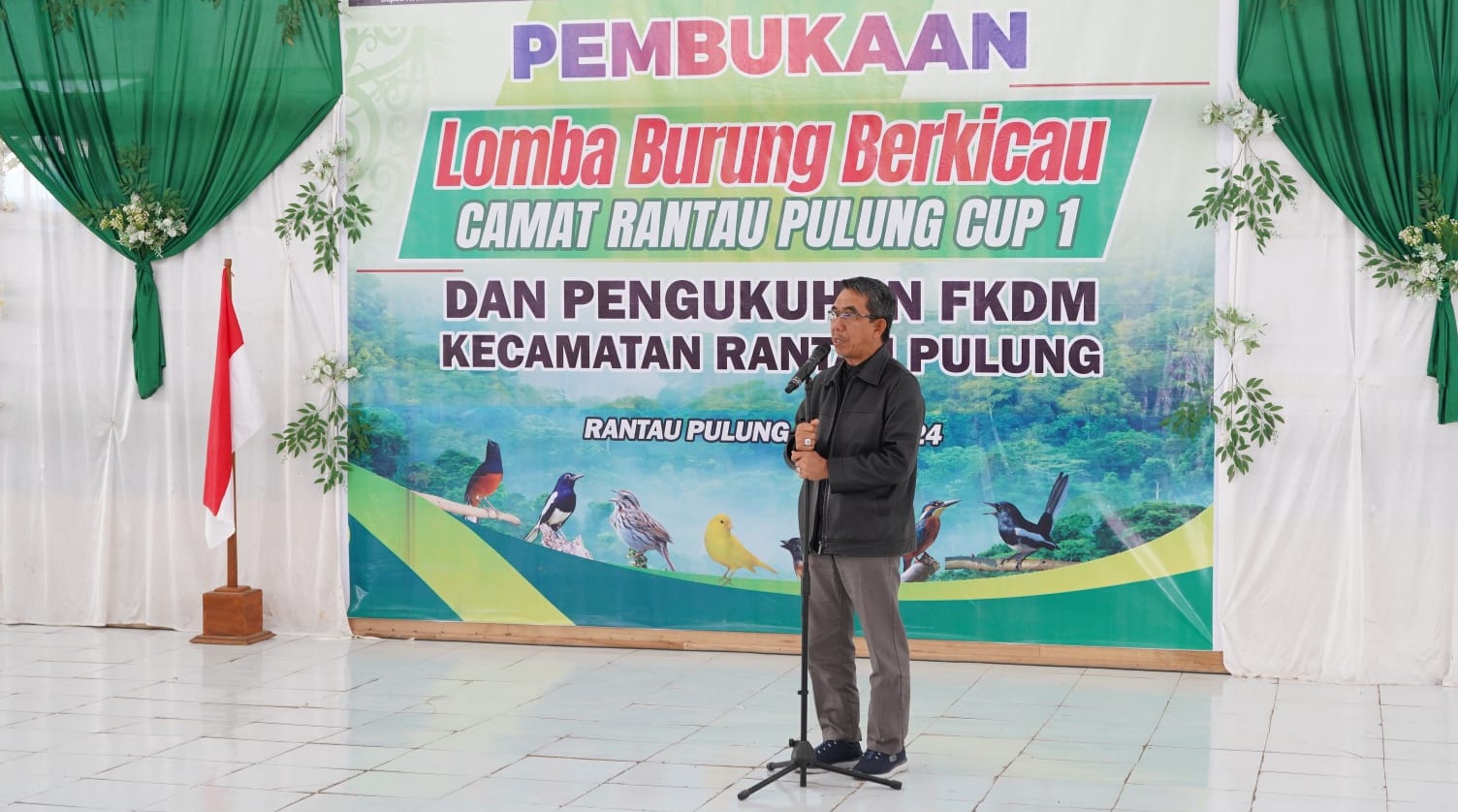 Lomba Burung Berkicau Camat Rantau Pulung Cup I dihadiri Bupati Ardiansyah Sulaiman