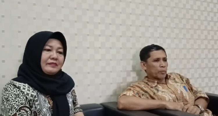 Unit Pelaksana Teknis DPPPA Kutim Lisa Ariani didampingi Kepala DPPPA Kutim Idam Cloliq